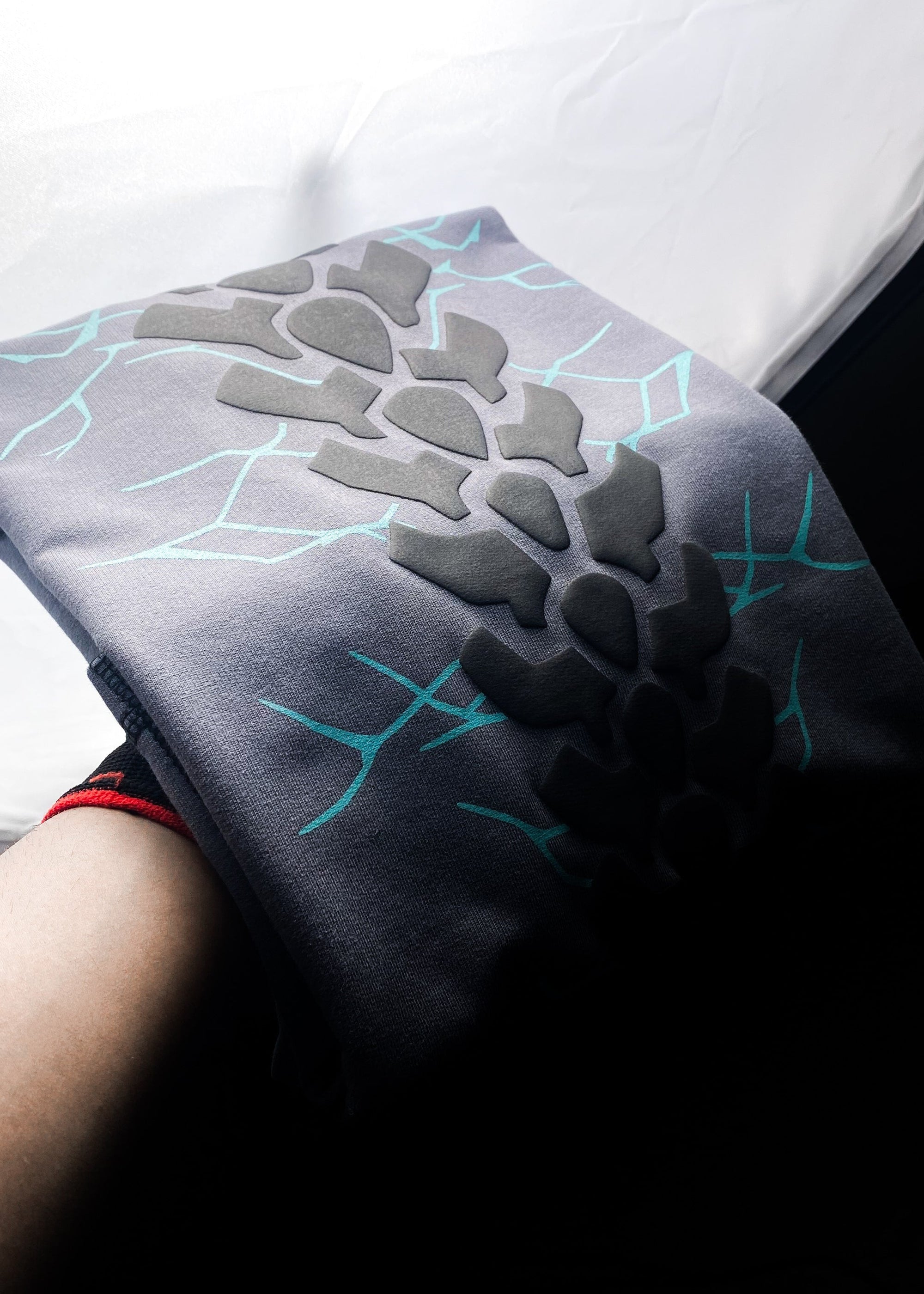 KAIJU NO.8 / OVERSIZED T-SHIRT