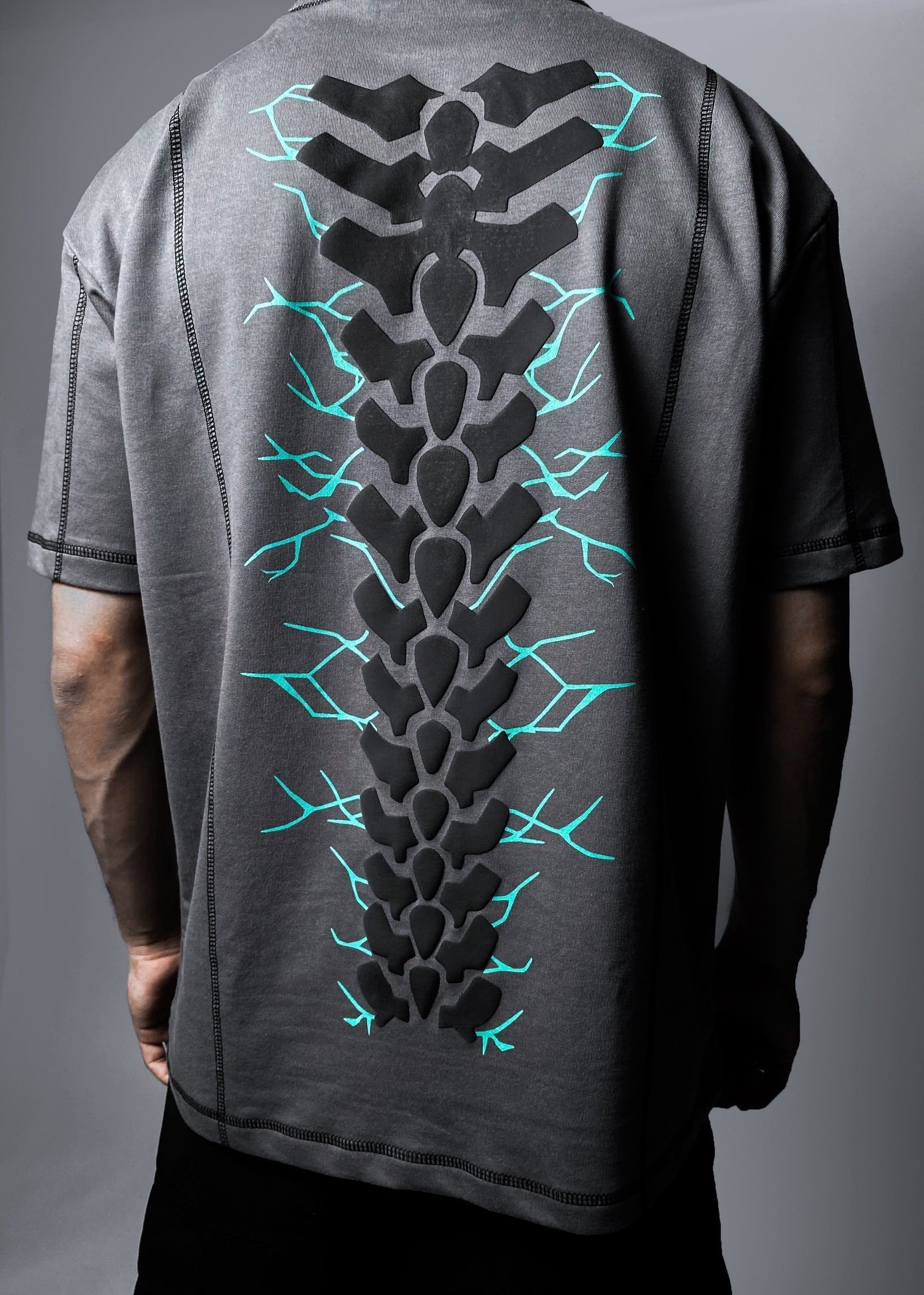 KAIJU NO.8 / OVERSIZED T-SHIRT