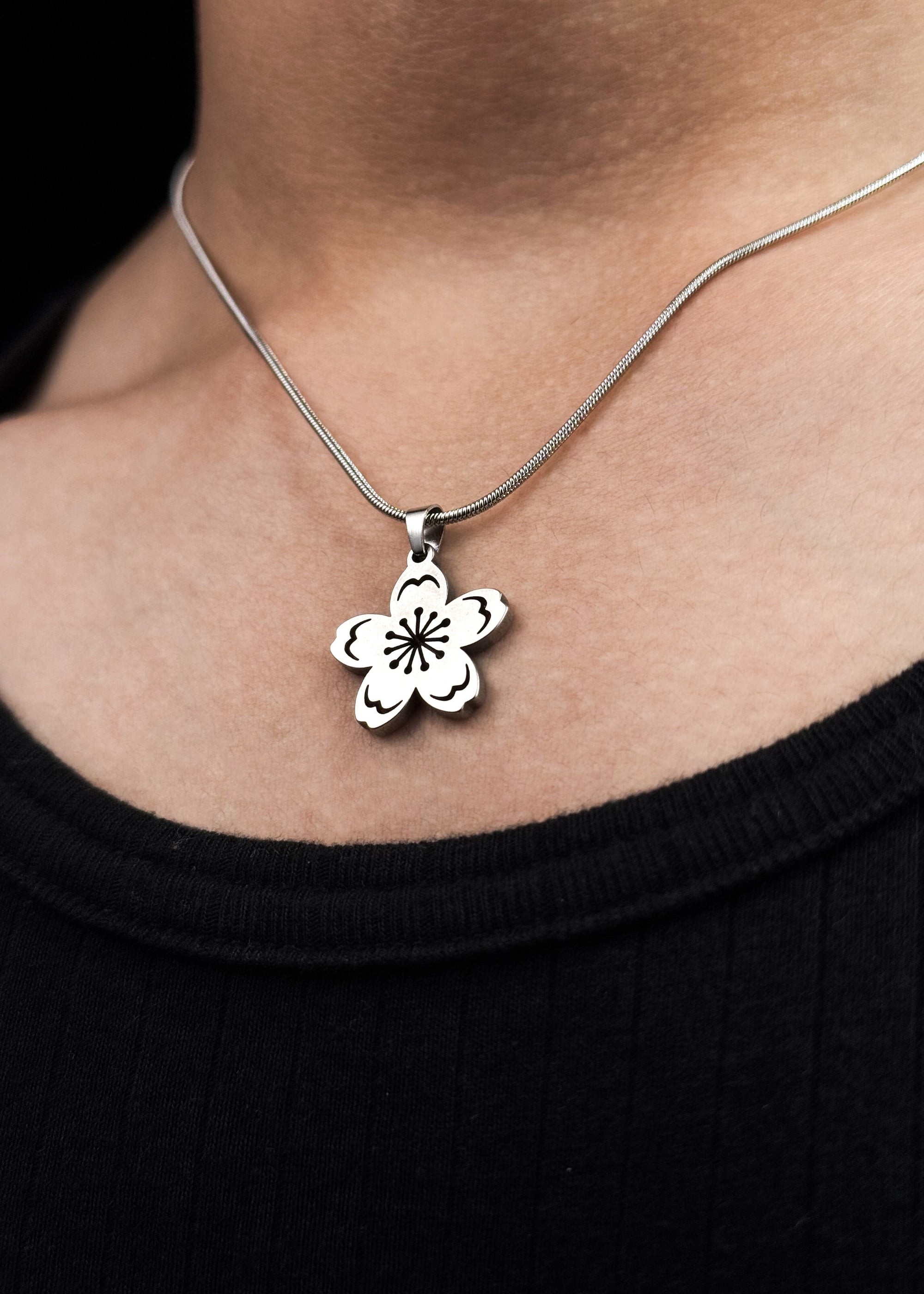 SAKURA / PENDANT WITH CHAIN