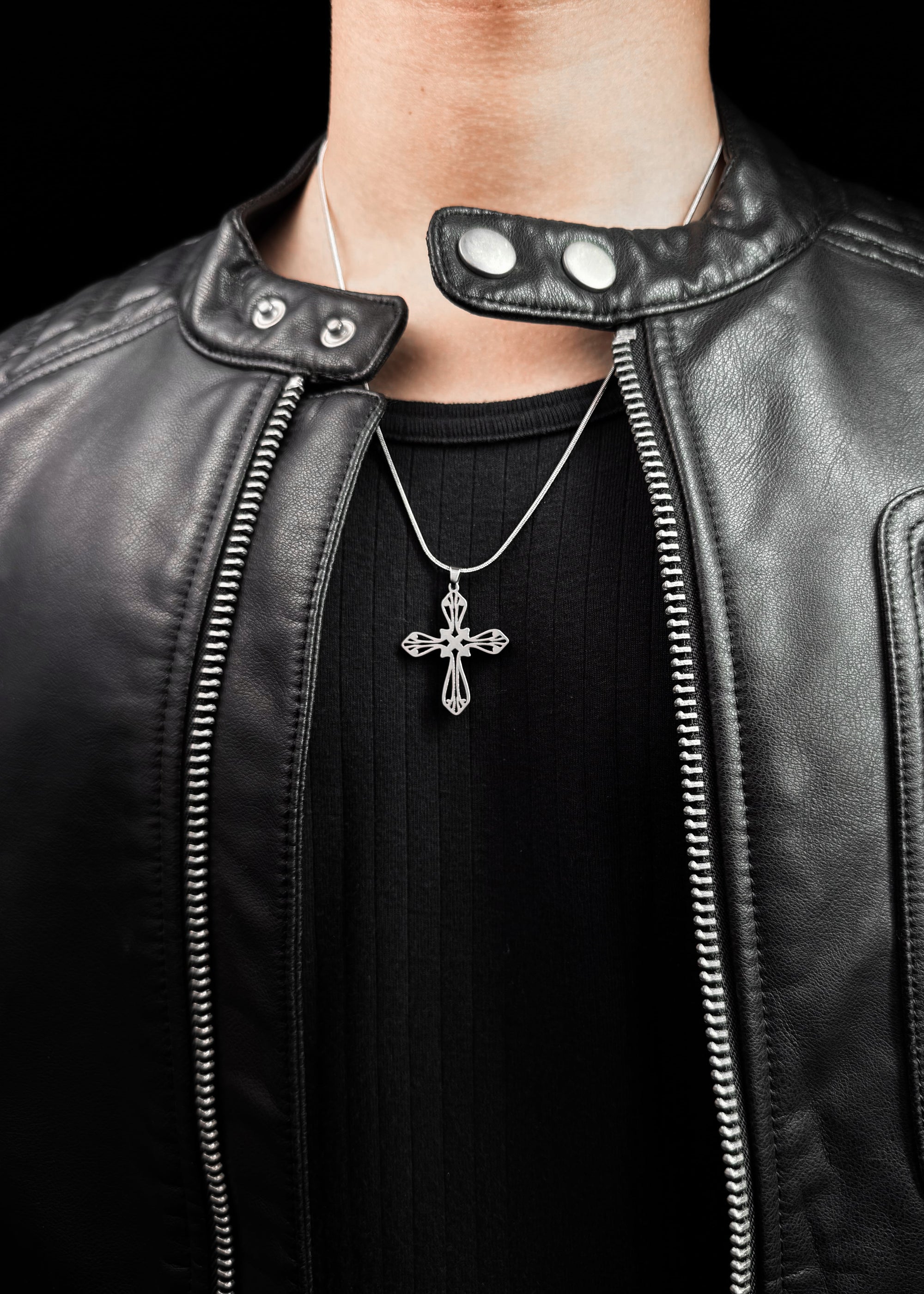 CHROME CORE / PENDANT WITH CHAIN