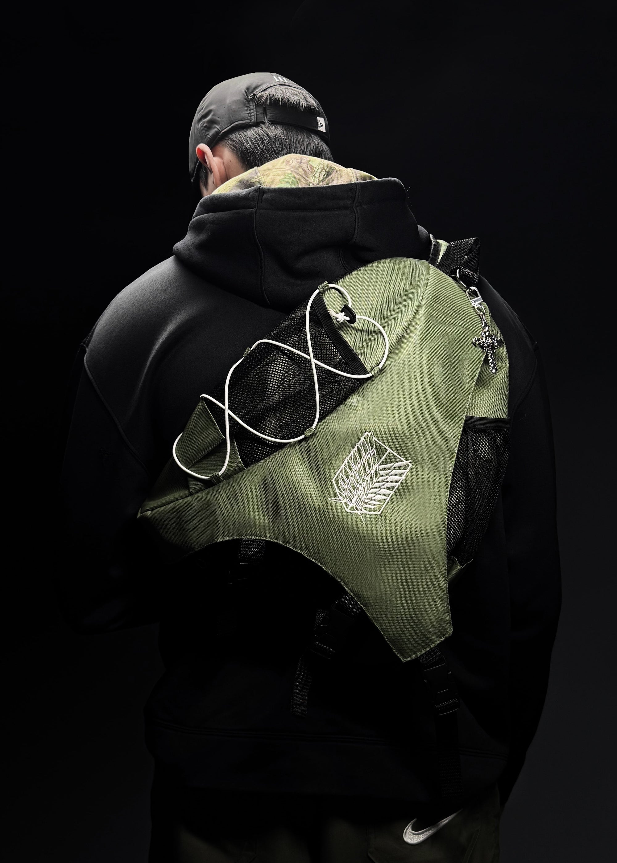 AOT / CROSSBODY BACKPACK