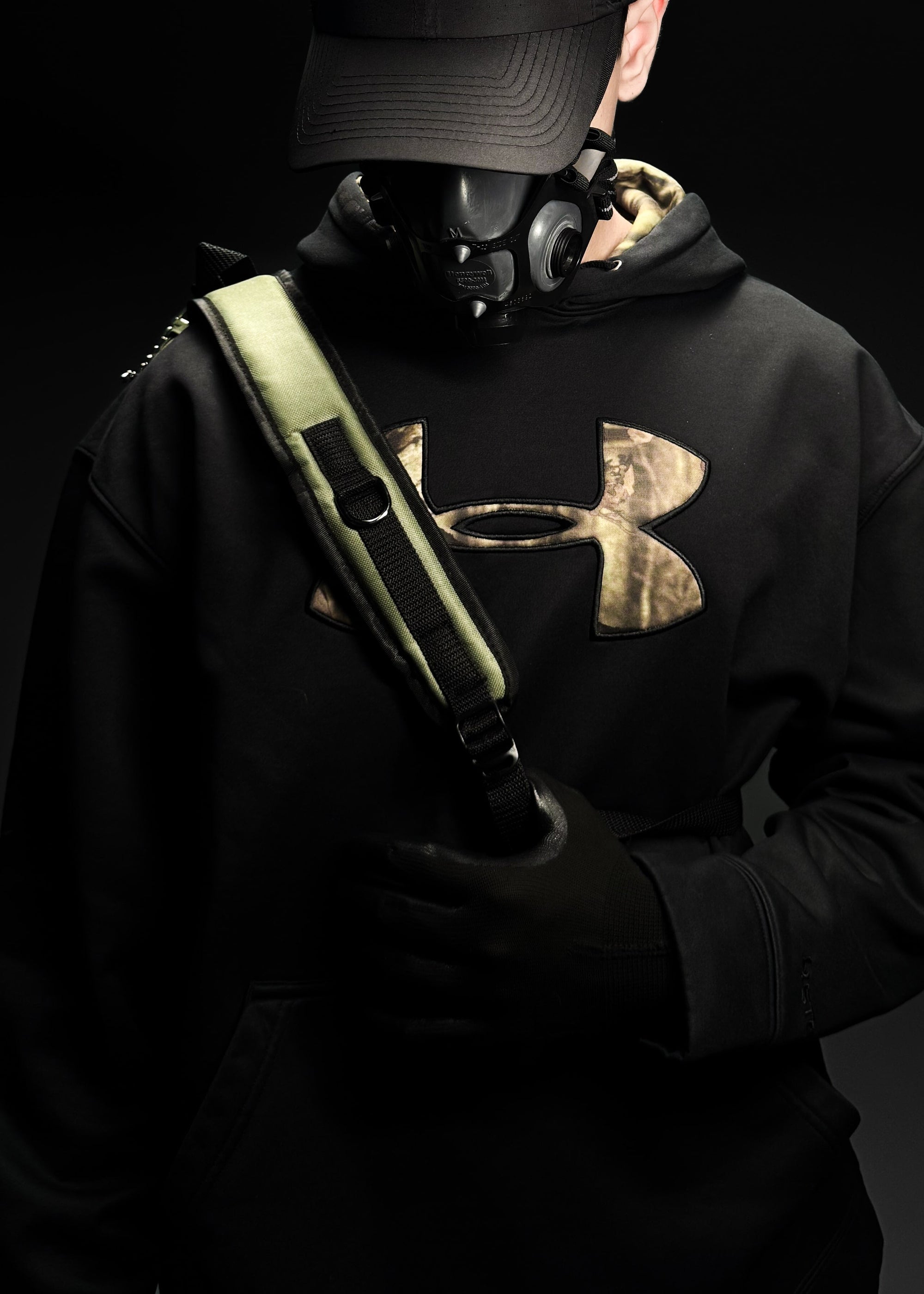 AOT / CROSSBODY BACKPACK