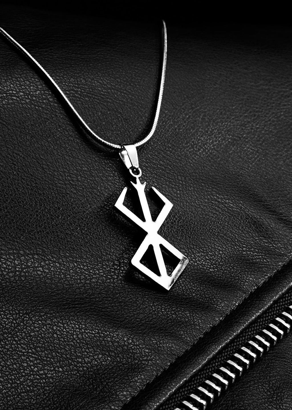 BERSERK / PENDANT WITH CHAIN