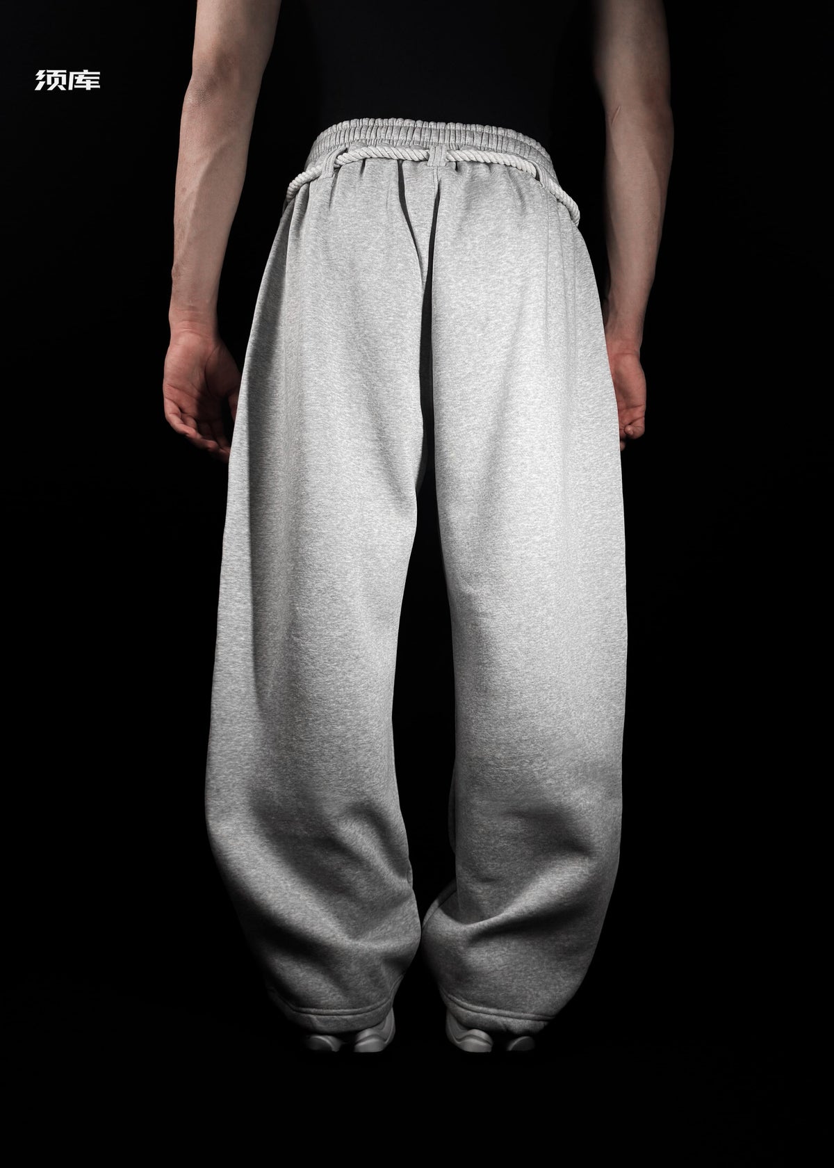 GREY CURSED ROPE / SWEATPANTS