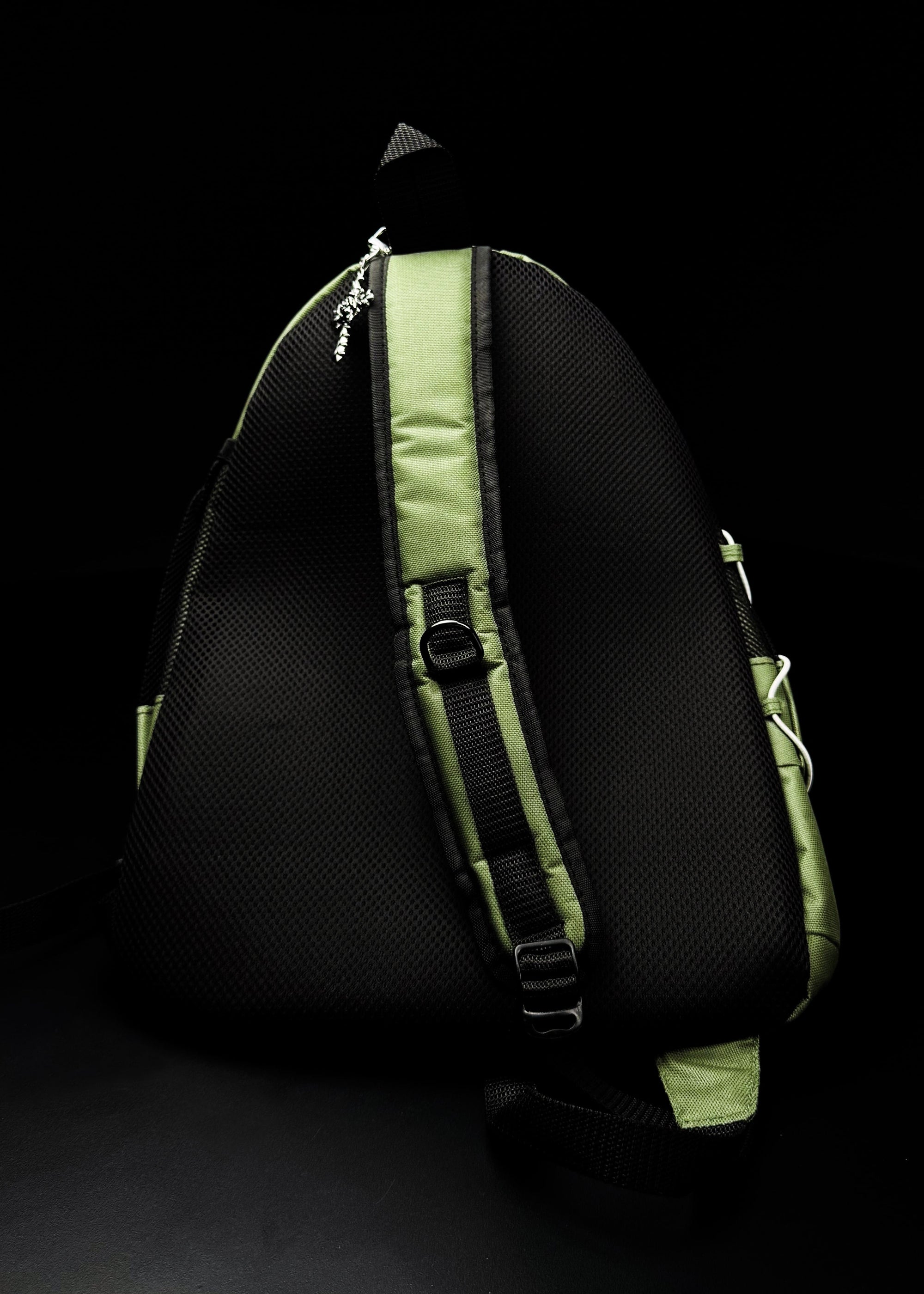 AOT / CROSSBODY BACKPACK