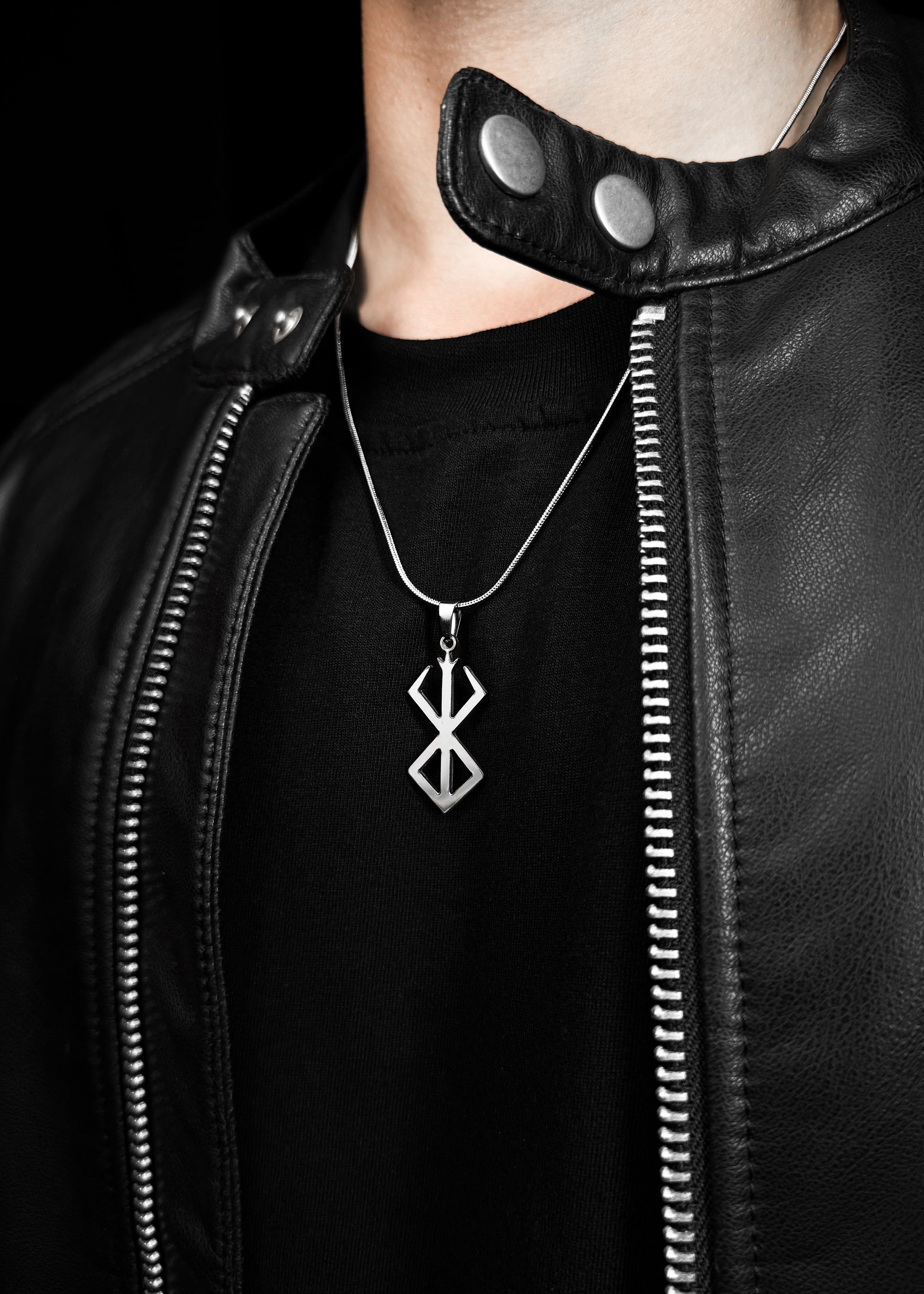 BERSERK / PENDANT WITH CHAIN