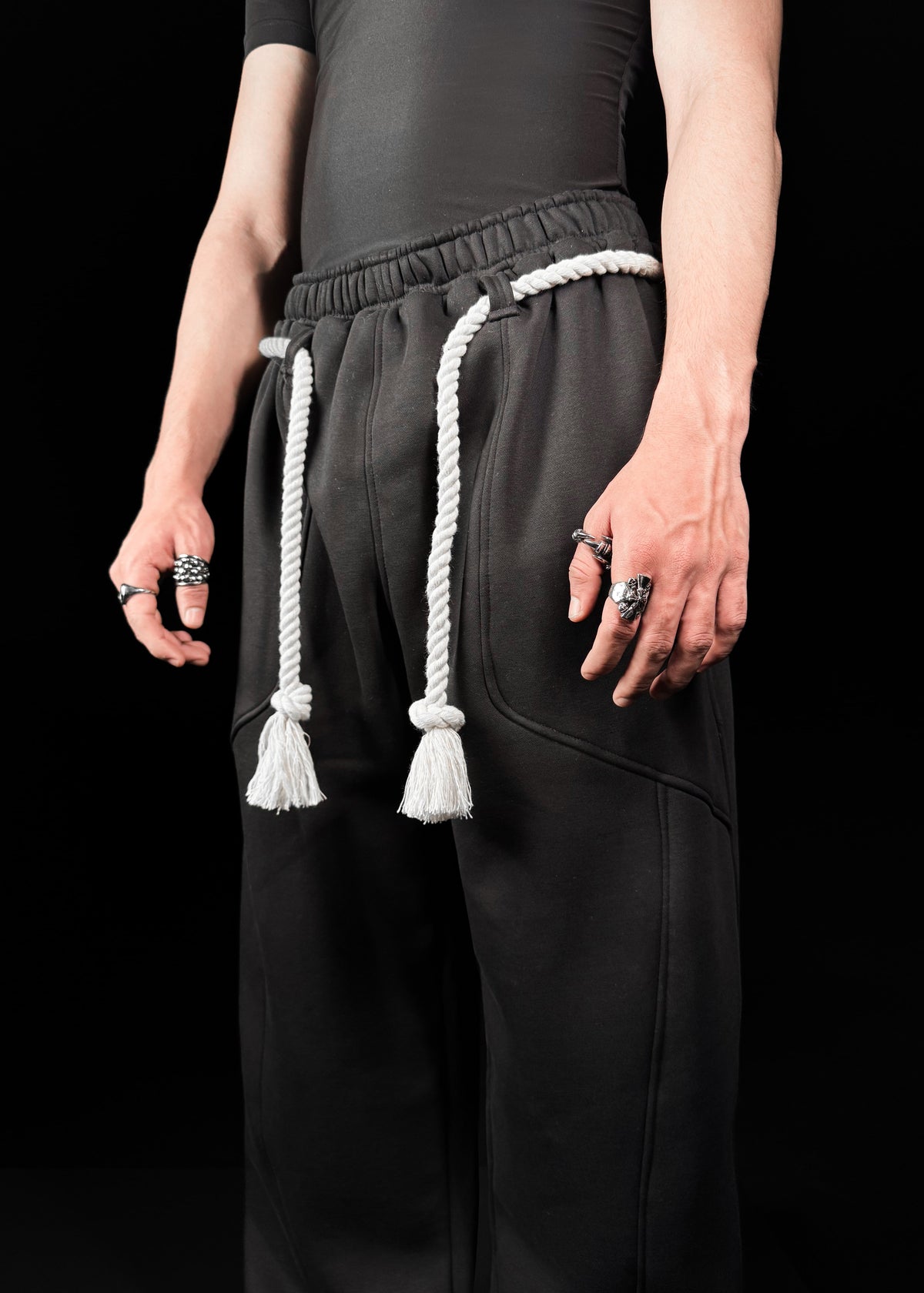 BLACK CURSED ROPE / SWEATPANTS