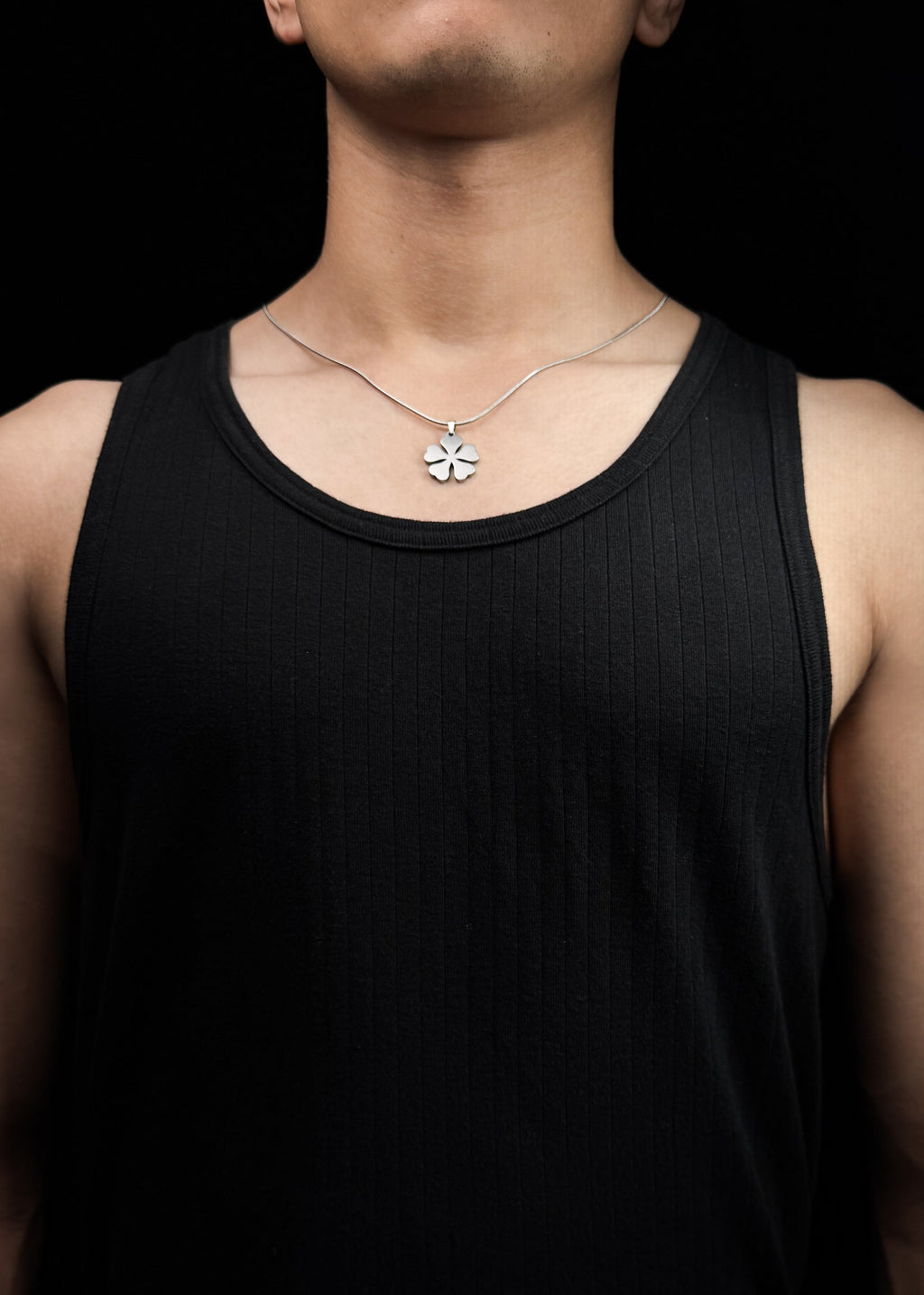 FIVE CLOVER / PENDANT WITH CHAIN